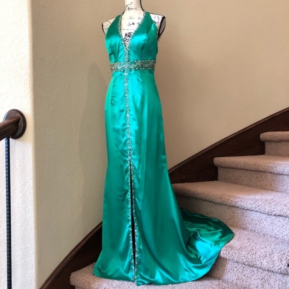 Gigi Dresses & Skirts - FINAL SALE Gigi Emerald Halter Gown Dress NWT 8